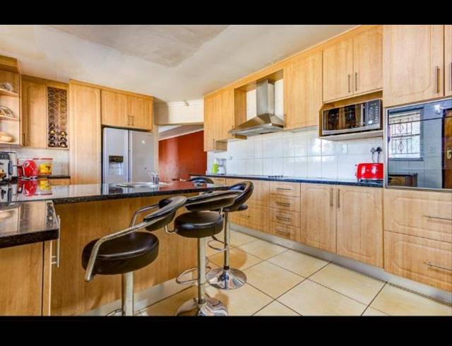 4 BEDROOM HOUSE FOR SALE IN CLAYVILLE